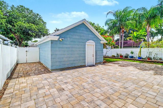 1127 22ND AVENUE N, St Petersburg, FL 33704