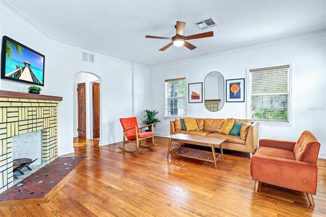 1127 22ND AVENUE N, St Petersburg, FL 33704