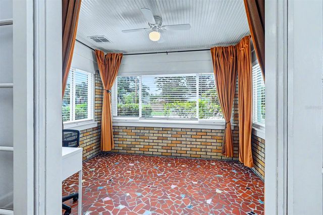 1127 22ND AVENUE N, St Petersburg, FL 33704