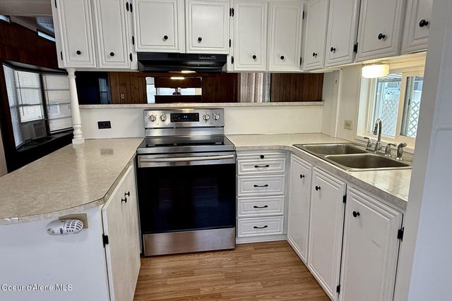 8570 N Hayden Pines Way, Hayden, ID 83835