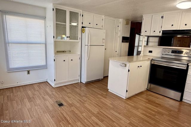 8570 N Hayden Pines Way, Hayden, ID 83835