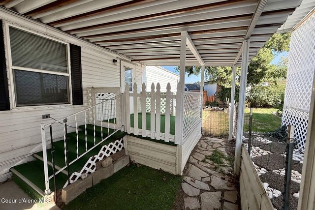 8570 N Hayden Pines Way, Hayden, ID 83835