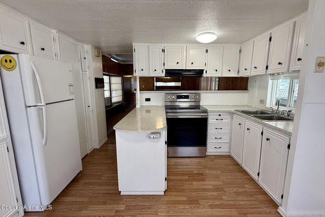 8570 N Hayden Pines Way, Hayden, ID 83835