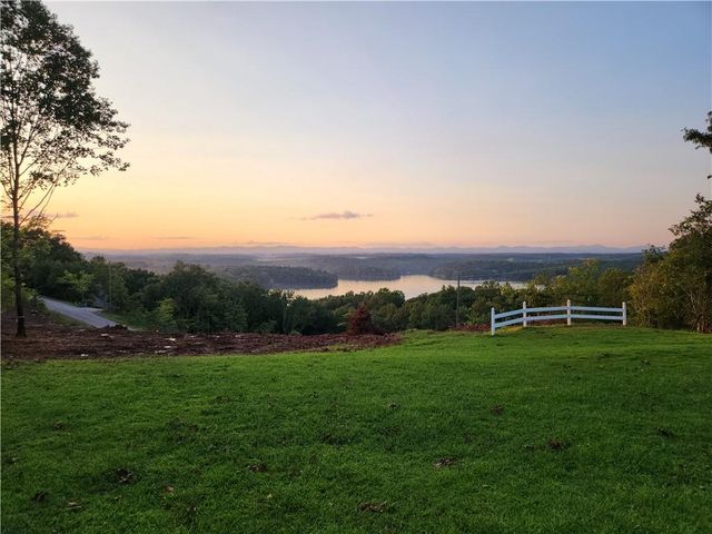 3325 Montvale Drive, Gainesville, GA 30506