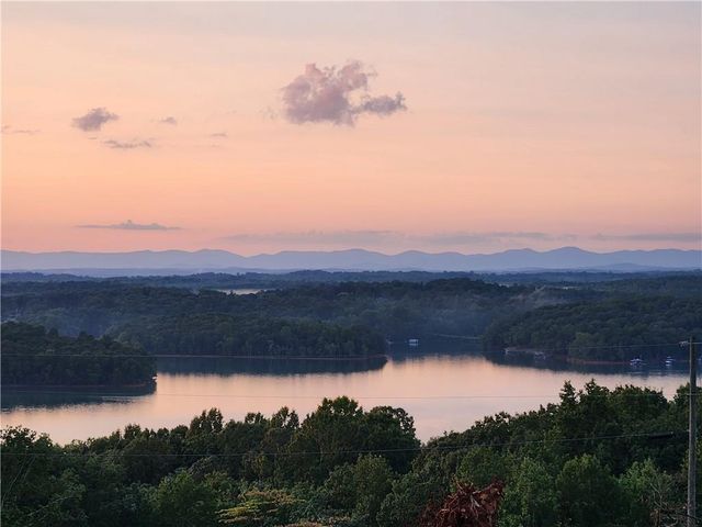 3325 Montvale Drive, Gainesville, GA 30506