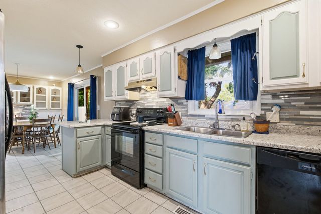 414 Harrison Street, Nixa, MO 65714