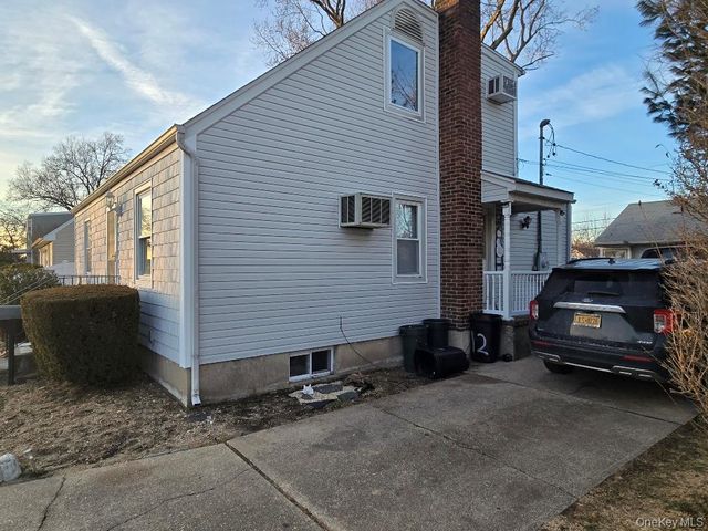 12 Carson Street, Bethpage, NY 11714