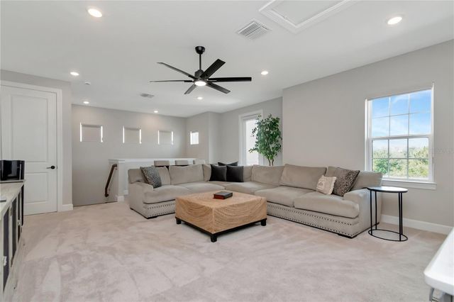 2686 MEANDER COVE, Wesley Chapel, FL 33543
