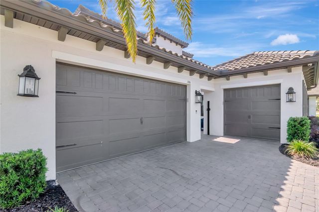 2686 MEANDER COVE, Wesley Chapel, FL 33543