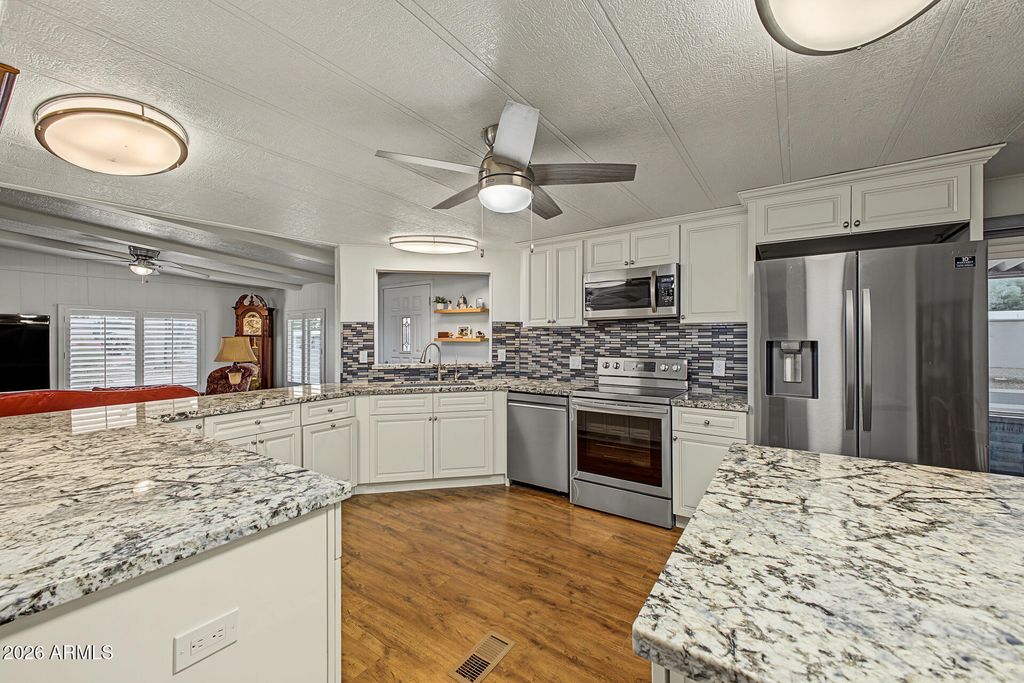 25622 S MONTANA Avenue, Sun Lakes, AZ 85248 — exterior