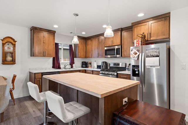 7915 Jacqueline Way, White City, OR 97503