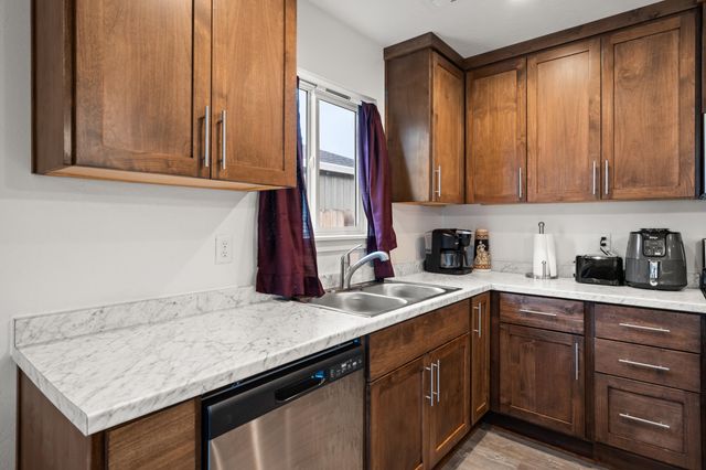 7915 Jacqueline Way, White City, OR 97503