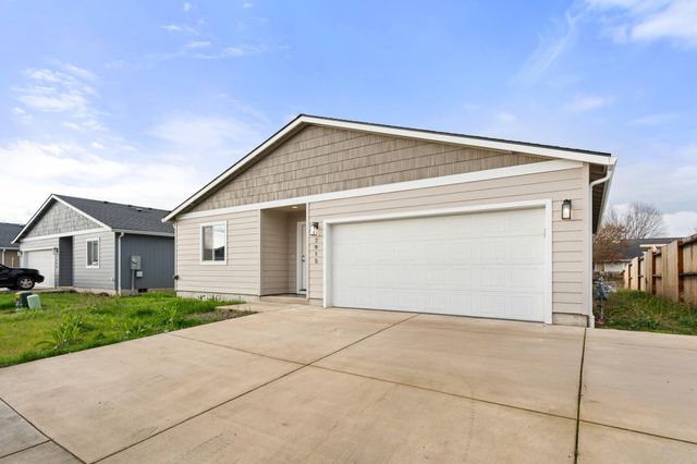 7915 Jacqueline Way, White City, OR 97503