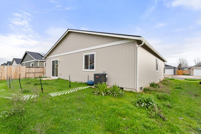 7915 Jacqueline Way, White City, OR 97503