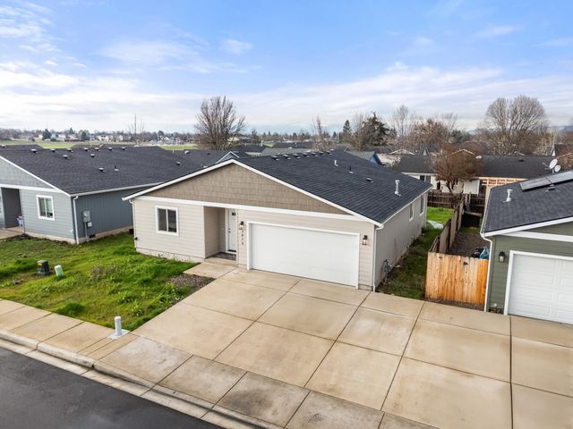 7915 Jacqueline Way, White City, OR 97503