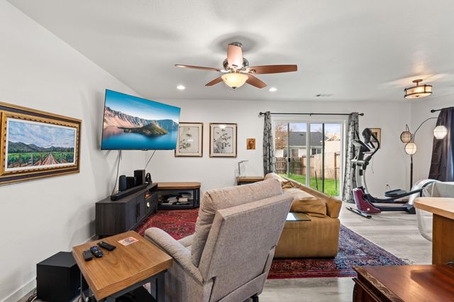 7915 Jacqueline Way, White City, OR 97503