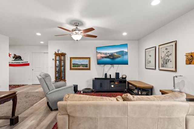 7915 Jacqueline Way, White City, OR 97503