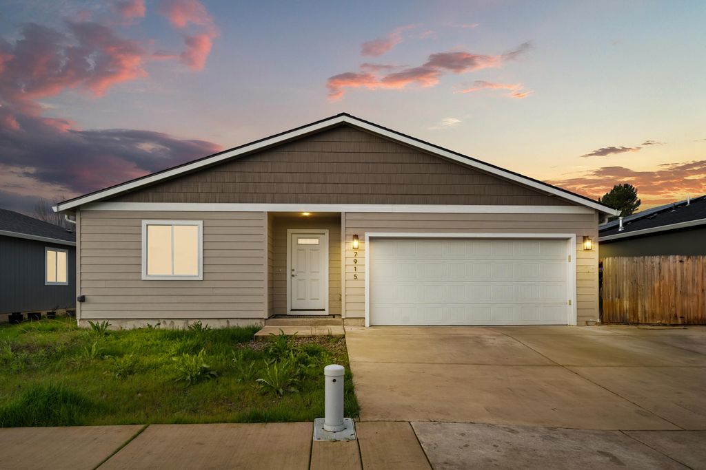 7915 Jacqueline Way, White City, OR 97503