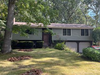 34 Stonehenge Drive, Windsor, CT 06095