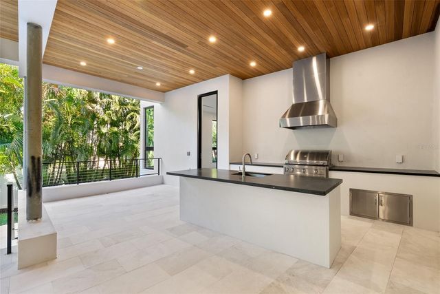 107 MARTINIQUE AVENUE, Tampa, FL 33606