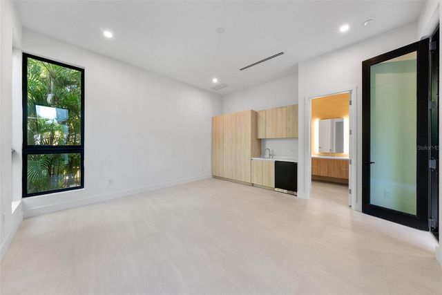 107 MARTINIQUE AVENUE, Tampa, FL 33606