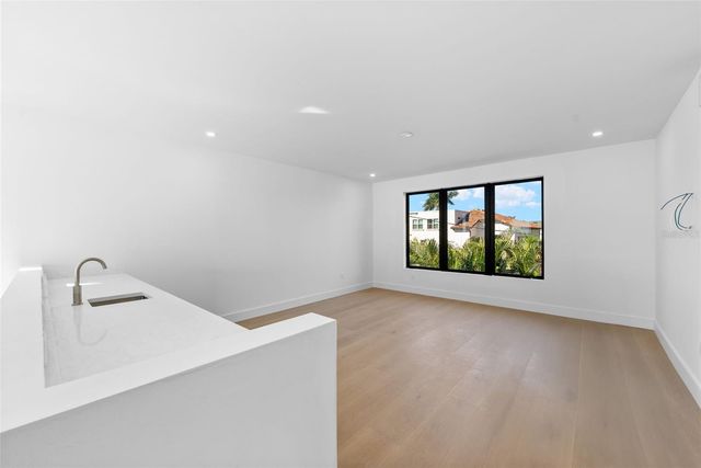 107 MARTINIQUE AVENUE, Tampa, FL 33606