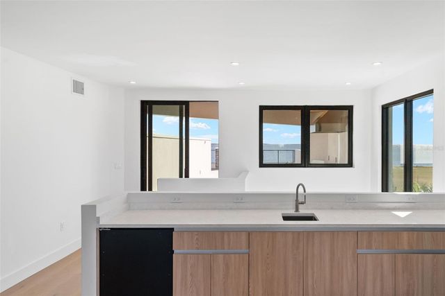 107 MARTINIQUE AVENUE, Tampa, FL 33606