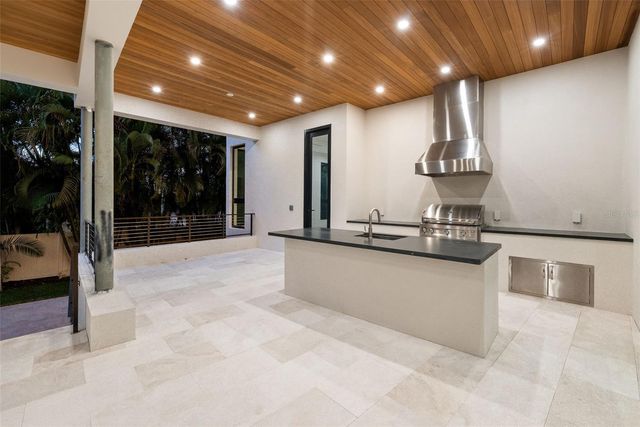 107 MARTINIQUE AVENUE, Tampa, FL 33606