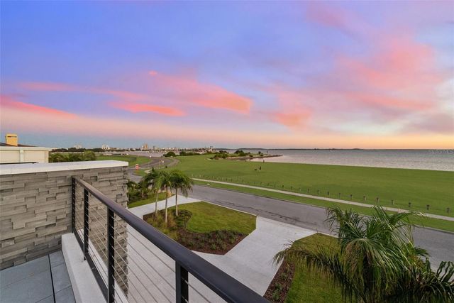 107 MARTINIQUE AVENUE, Tampa, FL 33606