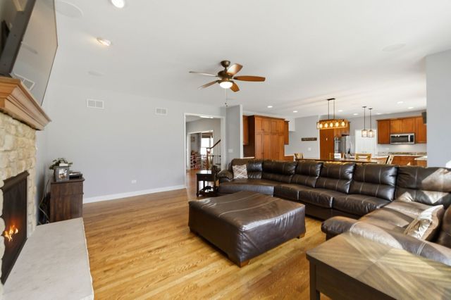 3S241 Williams Road, Warrenville, IL 60555