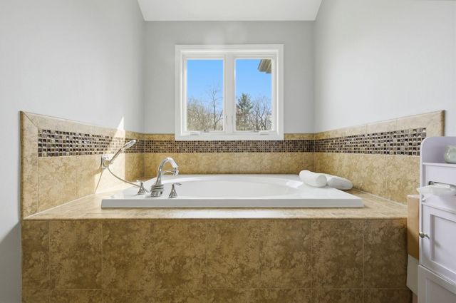 3S241 Williams Road, Warrenville, IL 60555