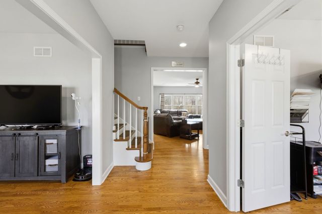 3S241 Williams Road, Warrenville, IL 60555