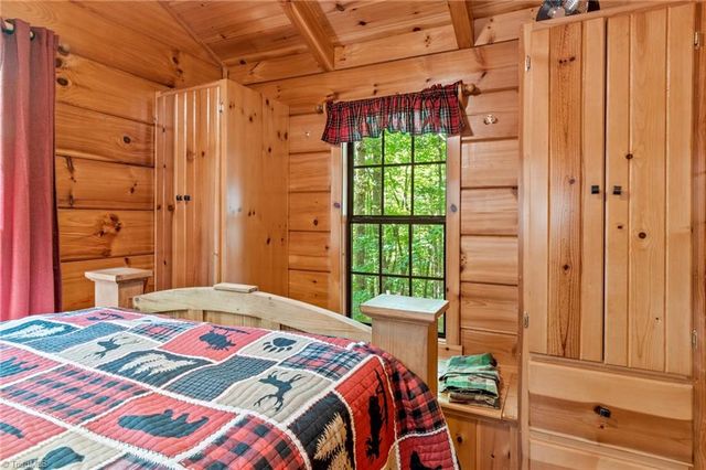 157 Wolf Trail, Mcgrady, NC 28649