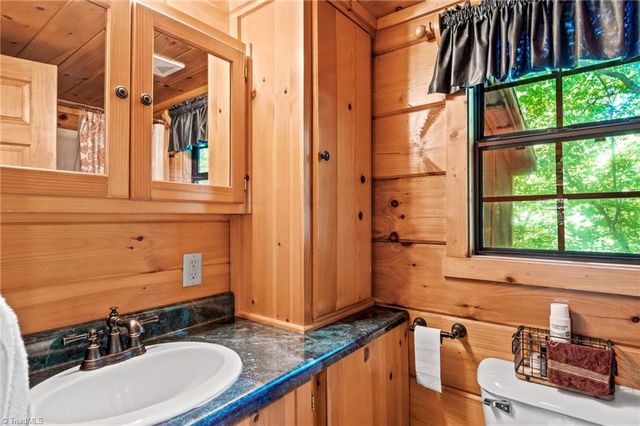 157 Wolf Trail, Mcgrady, NC 28649