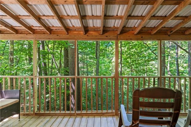 157 Wolf Trail, Mcgrady, NC 28649