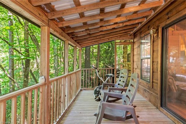 157 Wolf Trail, Mcgrady, NC 28649
