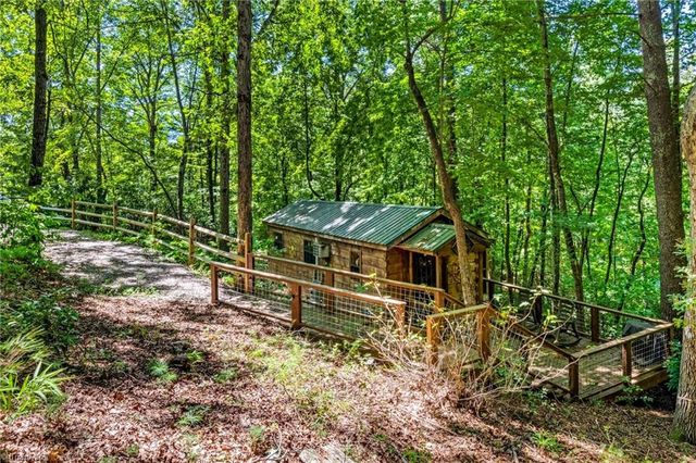 157 Wolf Trail, Mcgrady, NC 28649