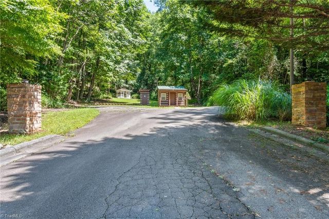 157 Wolf Trail, Mcgrady, NC 28649
