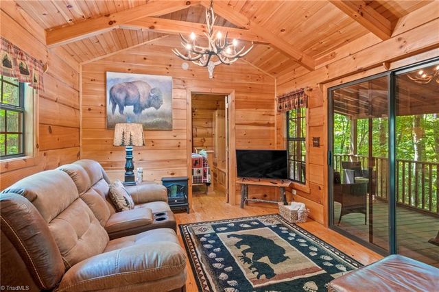 157 Wolf Trail, Mcgrady, NC 28649