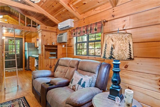 157 Wolf Trail, Mcgrady, NC 28649