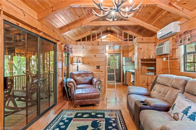157 Wolf Trail, Mcgrady, NC 28649