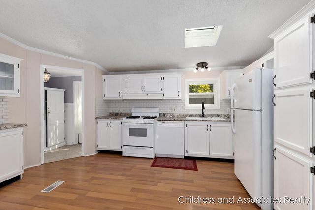 2072 Eleanor Street SE, Lowell, MI 49331