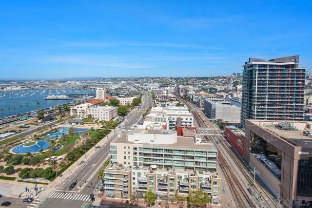 1325 Pacific Hwy 2206, San Diego, CA 92101