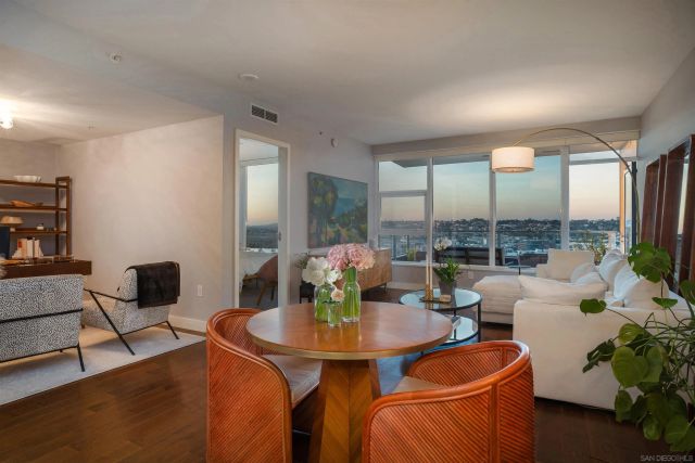 1325 Pacific Hwy 2206, San Diego, CA 92101