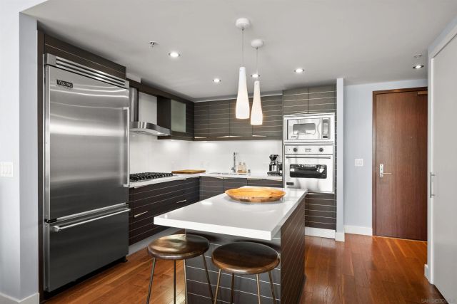 1325 Pacific Hwy 2206, San Diego, CA 92101