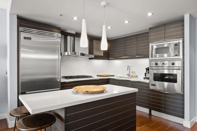 1325 Pacific Hwy 2206, San Diego, CA 92101