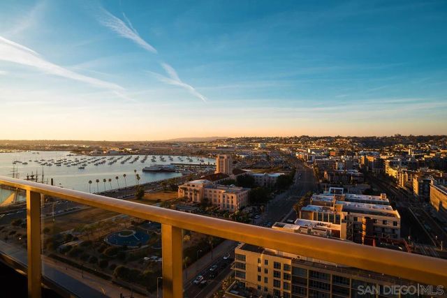 1325 Pacific Hwy 2206, San Diego, CA 92101