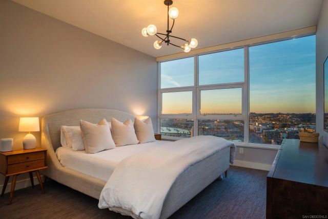 1325 Pacific Hwy 2206, San Diego, CA 92101