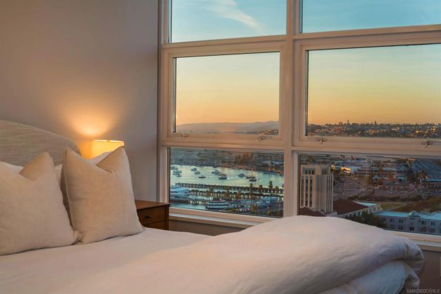 1325 Pacific Hwy 2206, San Diego, CA 92101