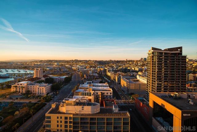 1325 Pacific Hwy 2206, San Diego, CA 92101